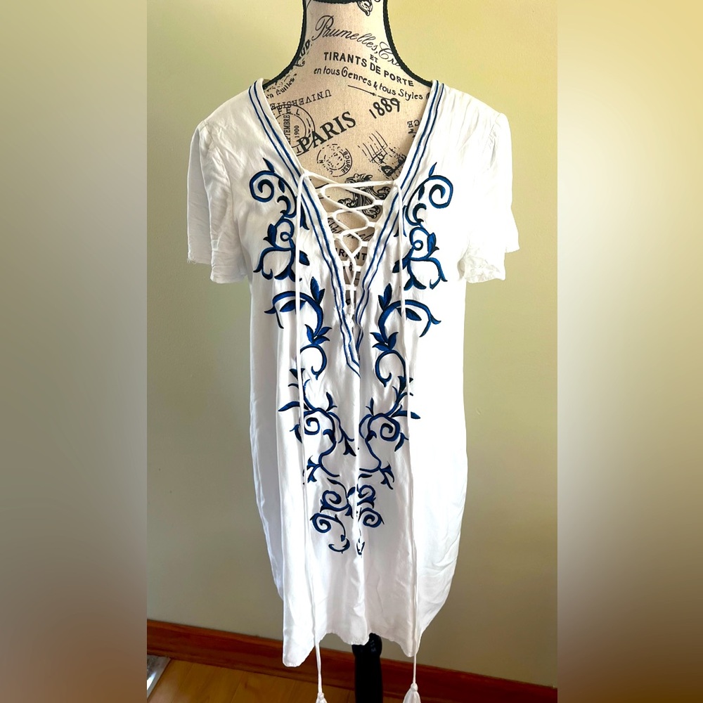 Lulus down in Kokomo embroidered tunic style dress Size Large